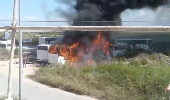 Antalya’da 4 otobüs alev alev yandı