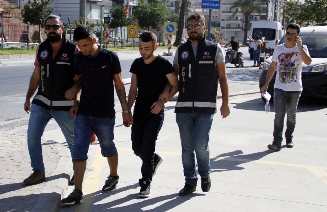 Uyuşturucu partisine baskında 2’si cezaevi firarisi 5 kişi gözaltına alındı