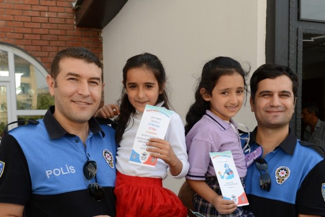 Bingöl polisi,çocukları broşürle uyardı