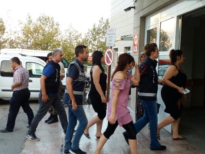 Edirne’de huzur operasyonunda 3 yabancı uyruklu kadın yakalandı