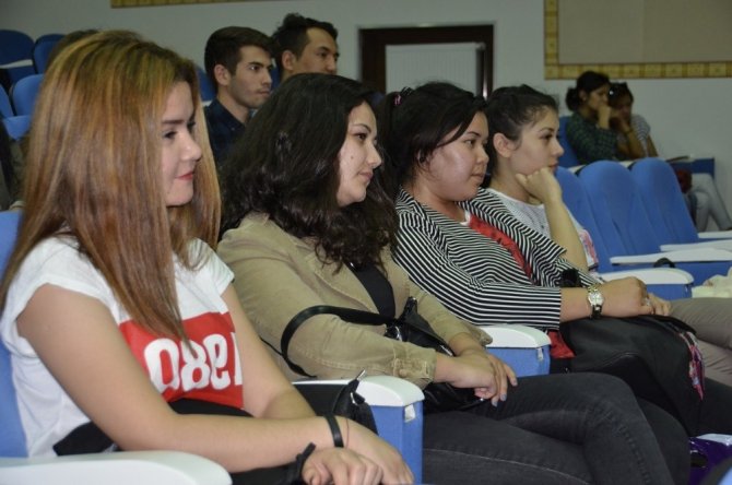 KLÜ’de Uluslararası öğrencilerle tanışma toplantısı gerçekleştirildi