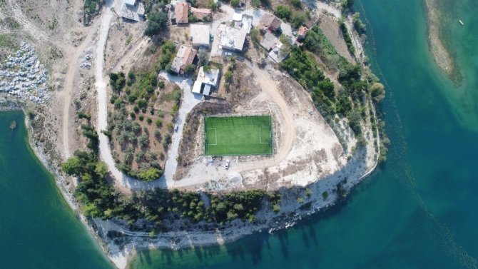 Manavgat Belediyesi’nden Emek ve Oymapınar’a yeni spor alanı