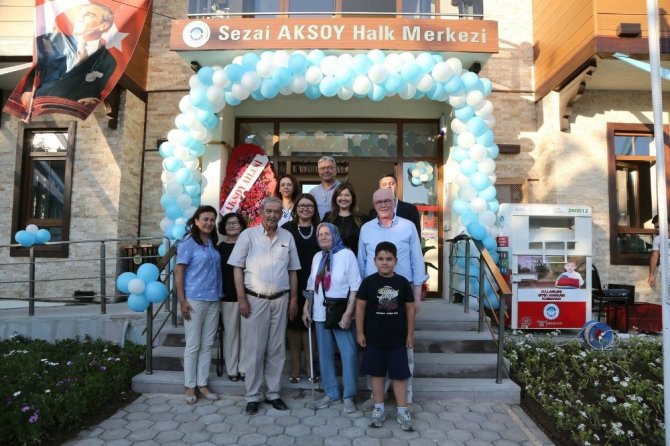 Sezai Aksoy Halk Merkezi’ne Aksoy’un kızından kitap bağışı