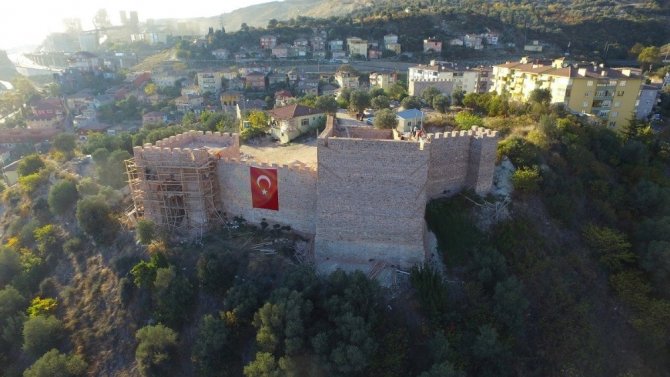 Hereke, turizmcilere göz kırpıyor