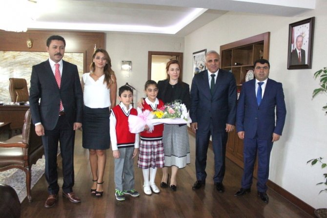 Öğrencilerden Vali Zorluoğlu’na ziyaret