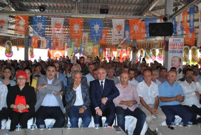 Salihli AK Parti, Dinç ile ’yola devam’ dedi