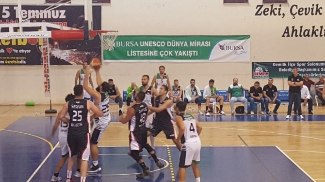 Bilecik Belediyesi Basketbol Kulübü turnuvaya galibiyetle başladı