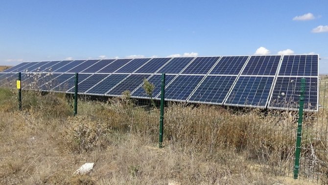 Köyü için güneşten enerji sağlıyor