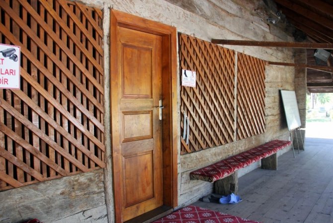 8,5 asırlık ahşap çivisiz cami ve ilginç hikayesi