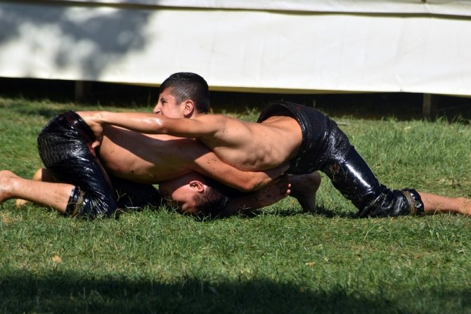 Hüseyin Pehlivan Yağlı Güreşleri başladı