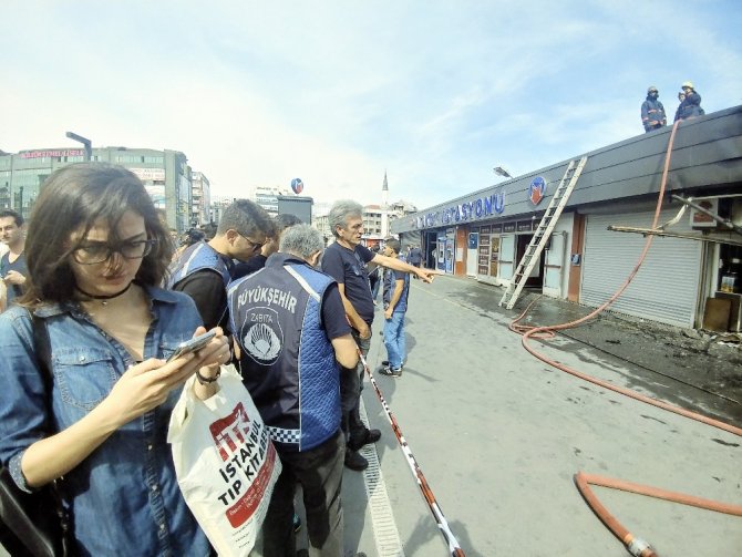 Ataköy Metrosu’nda yangın paniği