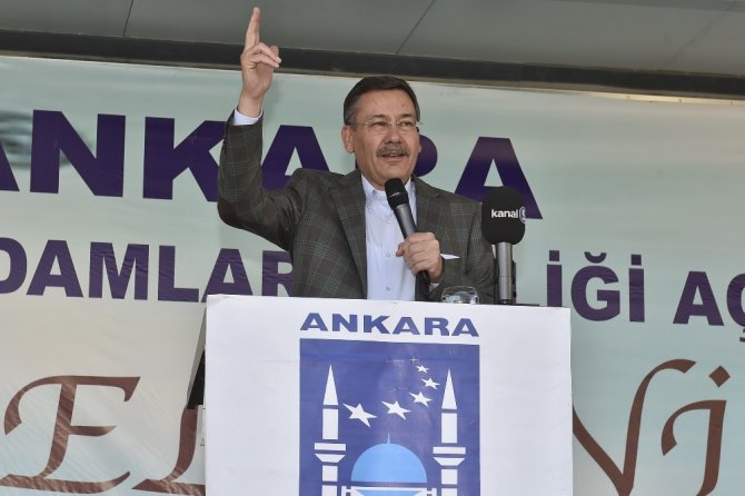 Başkan Gökçek, Ankara’daki Çorumlu iş adamlarıyla bir araya geldi