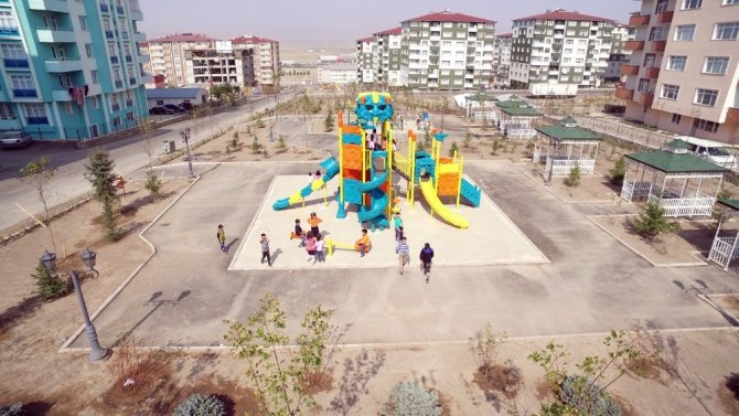Hilalkent’in yeni parkları hizmete sunuldu