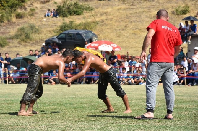 TİKA, 600 yıllık yağlı güreş geleneğini Makedonya’da yaşatıyor