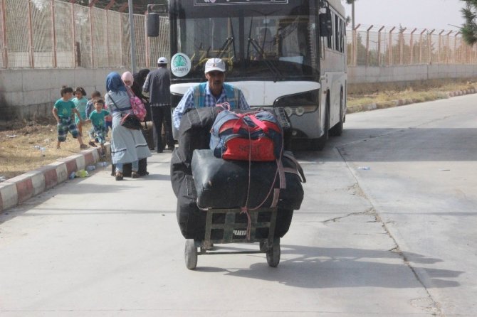 Bayram için ülkelerine giden 54 bin Suriyeliden 34 bini geri döndü
