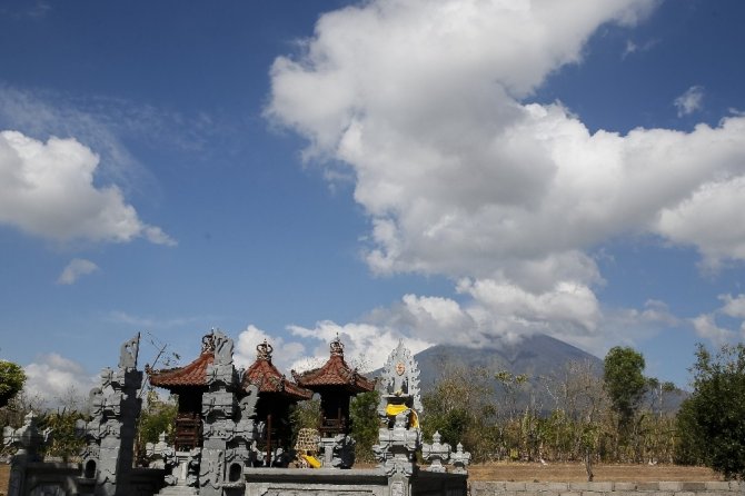 Bali’de yanardağ paniği devam ediyor