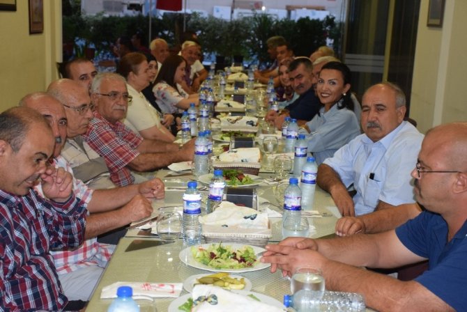 MHP Kozan İlçe Teşkilatı’nda birlik ve beraberlik yemeği