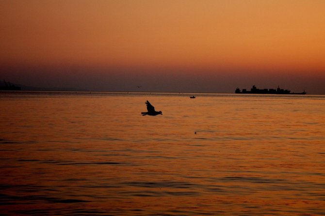 Sonbaharda Bursa sahillerinde gün batımı böyle görüntülendi