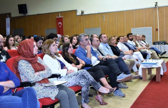 Mimarlık Fakültesi deneyimli mimar Cem Erözü’yü ağırladı