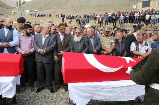 Ağrı’da şehit güvenlik korucuları son yolculuklarına uğurlandı