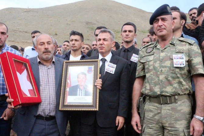 Ağrı’da şehit güvenlik korucuları son yolculuklarına uğurlandı