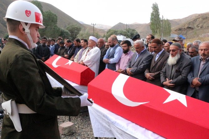 Ağrı’da şehit güvenlik korucuları son yolculuklarına uğurlandı