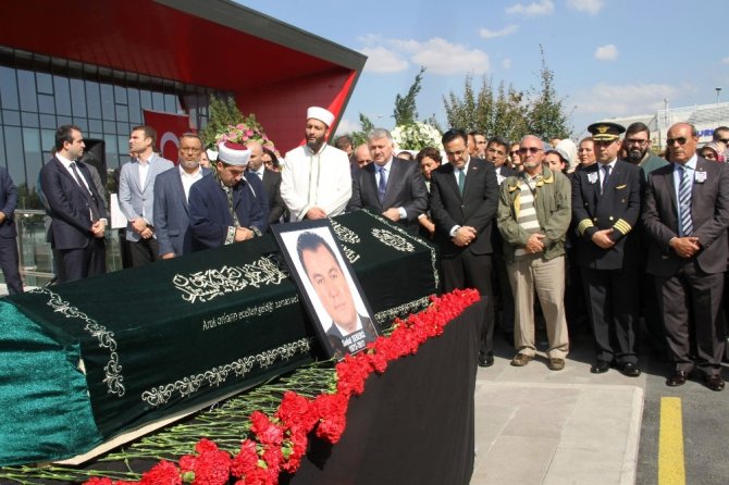 Hayatını kaybeden THY Uçuş Eğitim Başkanı için tören düzenlendi