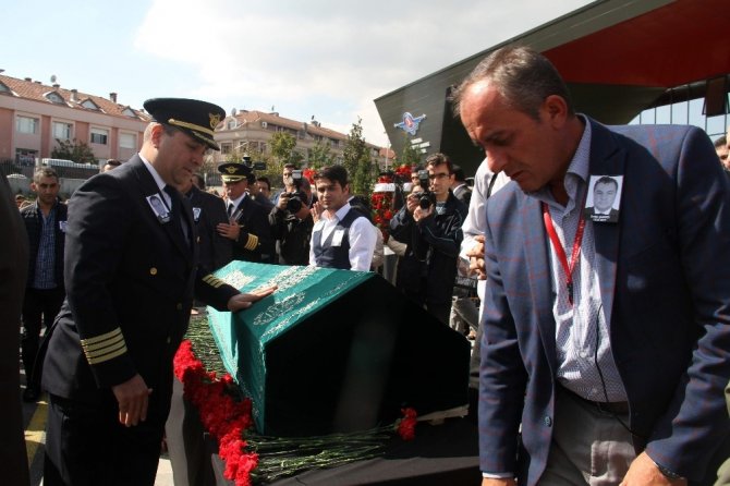 Hayatını kaybeden THY Uçuş Eğitim Başkanı için tören düzenlendi