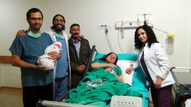 Çukurca Devlet Hastanesinde ilk sezaryen