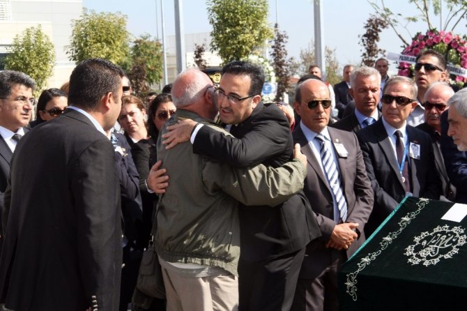 Hayatını kaybeden THY Uçuş Eğitim Başkanı için tören düzenlendi