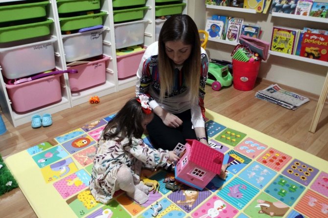 Down sendromlu İnci tam bir fenomen