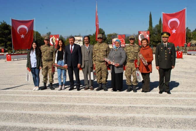 Burdur’da bin 280 piyade er yemin etti