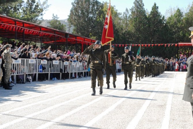 Burdur’da bin 280 piyade er yemin etti