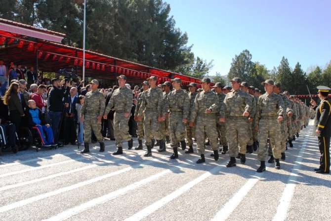 Burdur’da bin 280 piyade er yemin etti