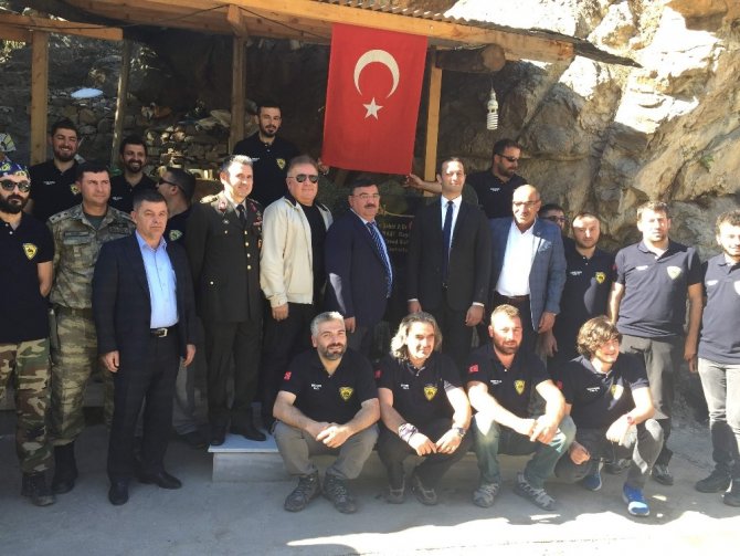 CHP Lideri Kılıçdaroğlu’nun konvoyunda şehit düşen askerin anısına çeşme yaptırdılar