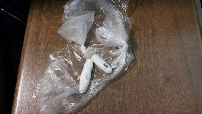 Genital bölgesinde ve ayakkabı tabanında uyuşturucu kaçakçılığı