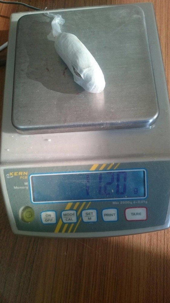 Genital bölgesinde ve ayakkabı tabanında uyuşturucu kaçakçılığı