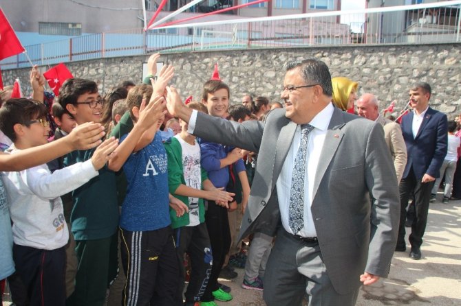 Edebali Ortaokulu Çok Amaçlı Spor Salonu açıldı