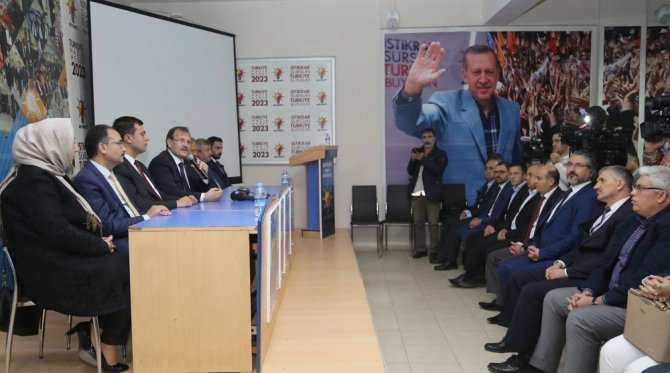 Çavuşoğlu: Uşak Belediyesinin çalışmaları göğsümüzü kabarttı