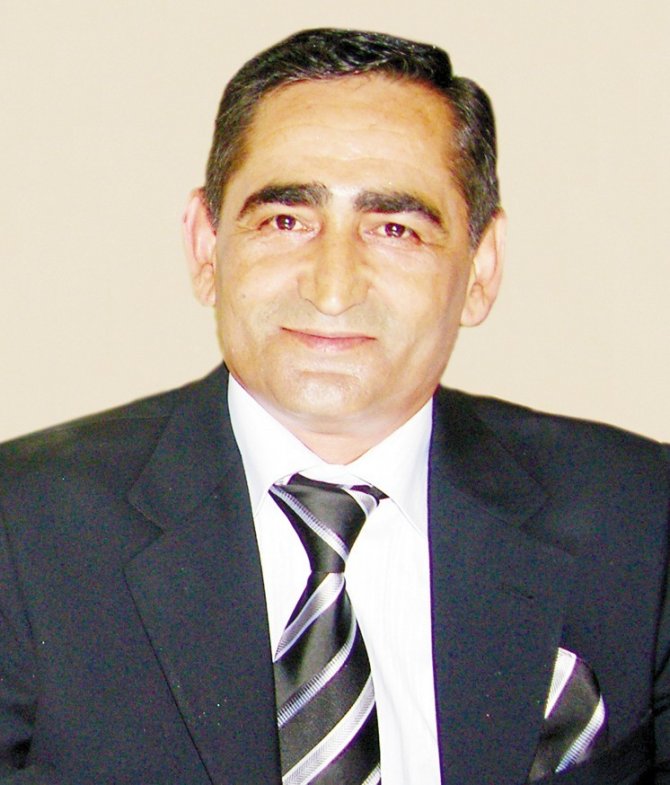 Gazeteci Mustafa Yolyapar kabri başında anıldı