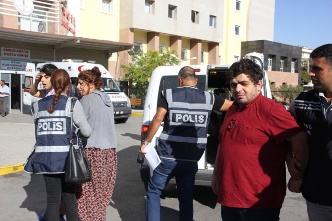 Gaziantep’te polisle girdiği çatışmada yaralanan zanlının yakınları adliyeye sevk edildi