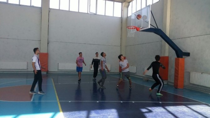 Hisarcık’ta liseler arası tek pota basketbol turnuvası