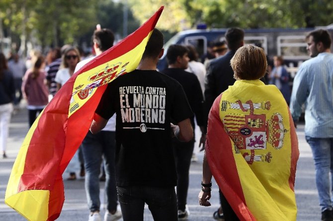 İspanya Ulusal Bayramı kutluyor