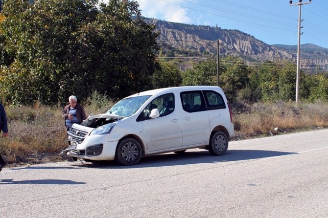 Tosya’da trafik kazası: 3 yaralı