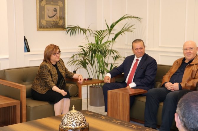 KKTC Turizm ve Çevre Bakanı Fikri Ataoğlu, Fatma Şahin’i ziyaret etti