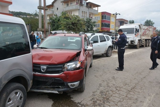 Fatsa’da zincirleme trafik kazası: 6 yaralı