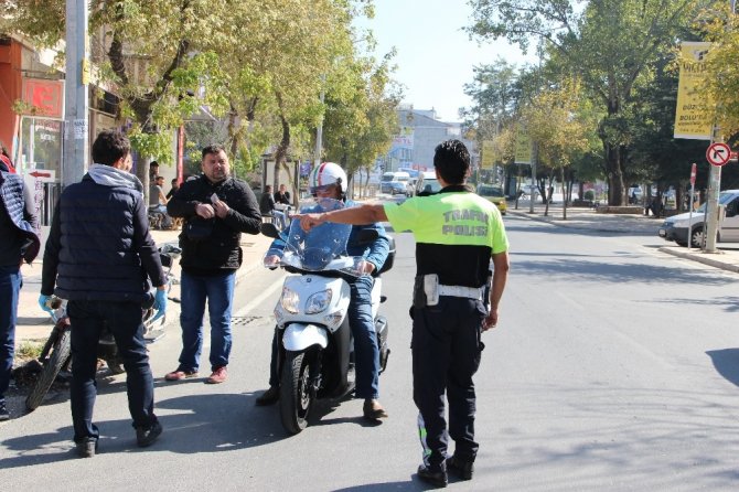 Polis ekipleri motosikletlere yönelik uygulama yaptı