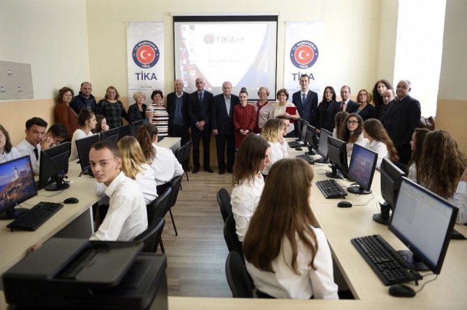 TİKA’dan Mitroviça okullarına destek
