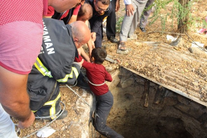 10 metrelik kuyuya düşen çocuk yara almadan kurtarıldı