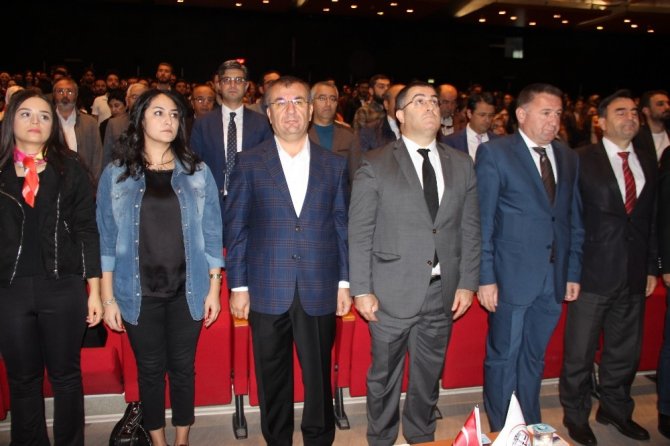 Ceza Hukukçusu Prof. Dr. Ersan Şen: “Sosyal medya bana çok tehlikeli geliyor”